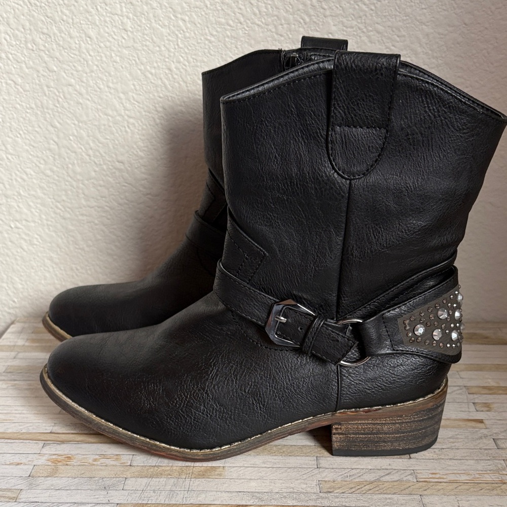 Spirit Moda Black Studded Western Moto Boots